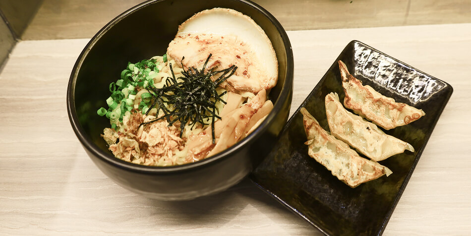 油そばと餃子